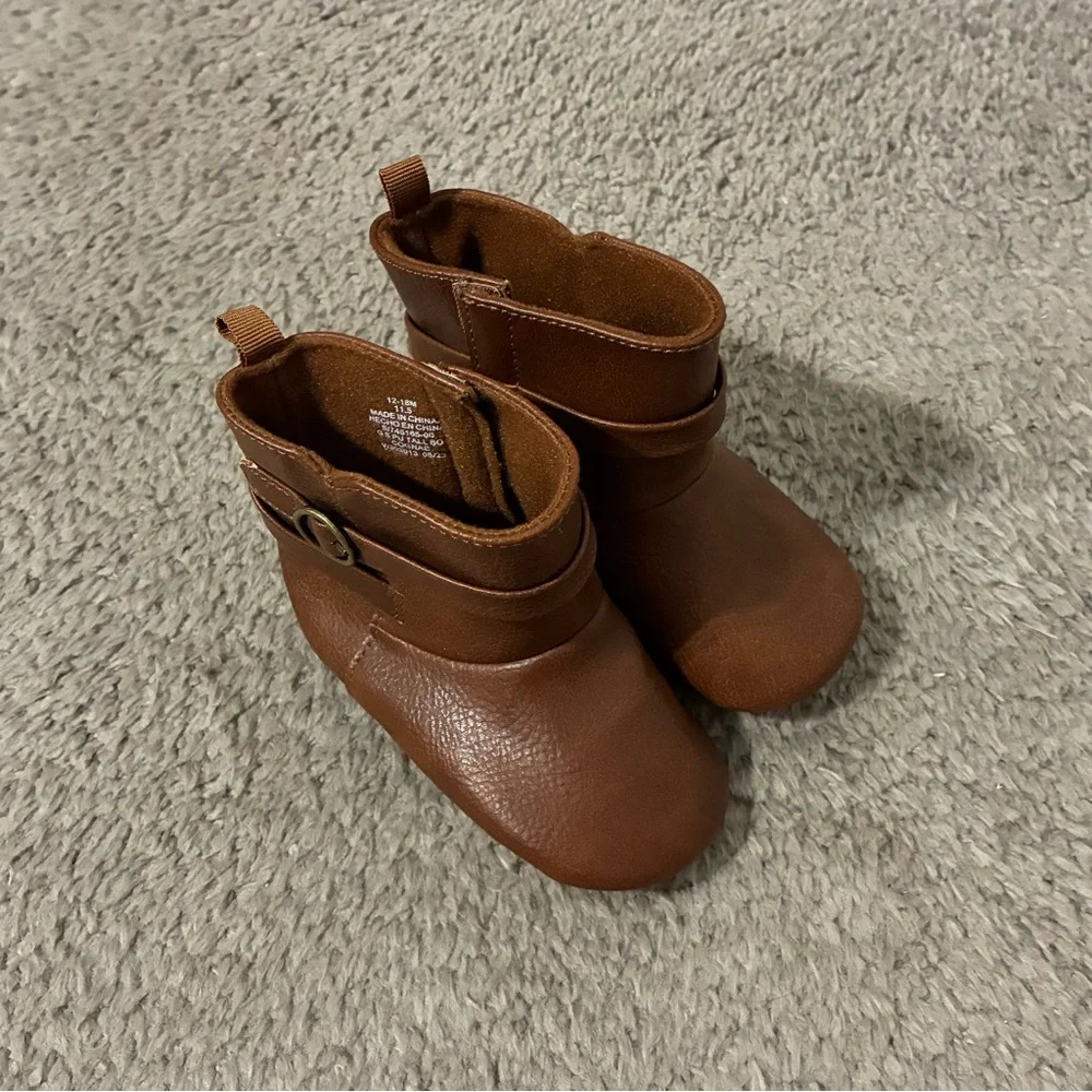 4/$25 Old Navy Cozy Brown Baby Boots with Strap Detail Velcro 12-18 months